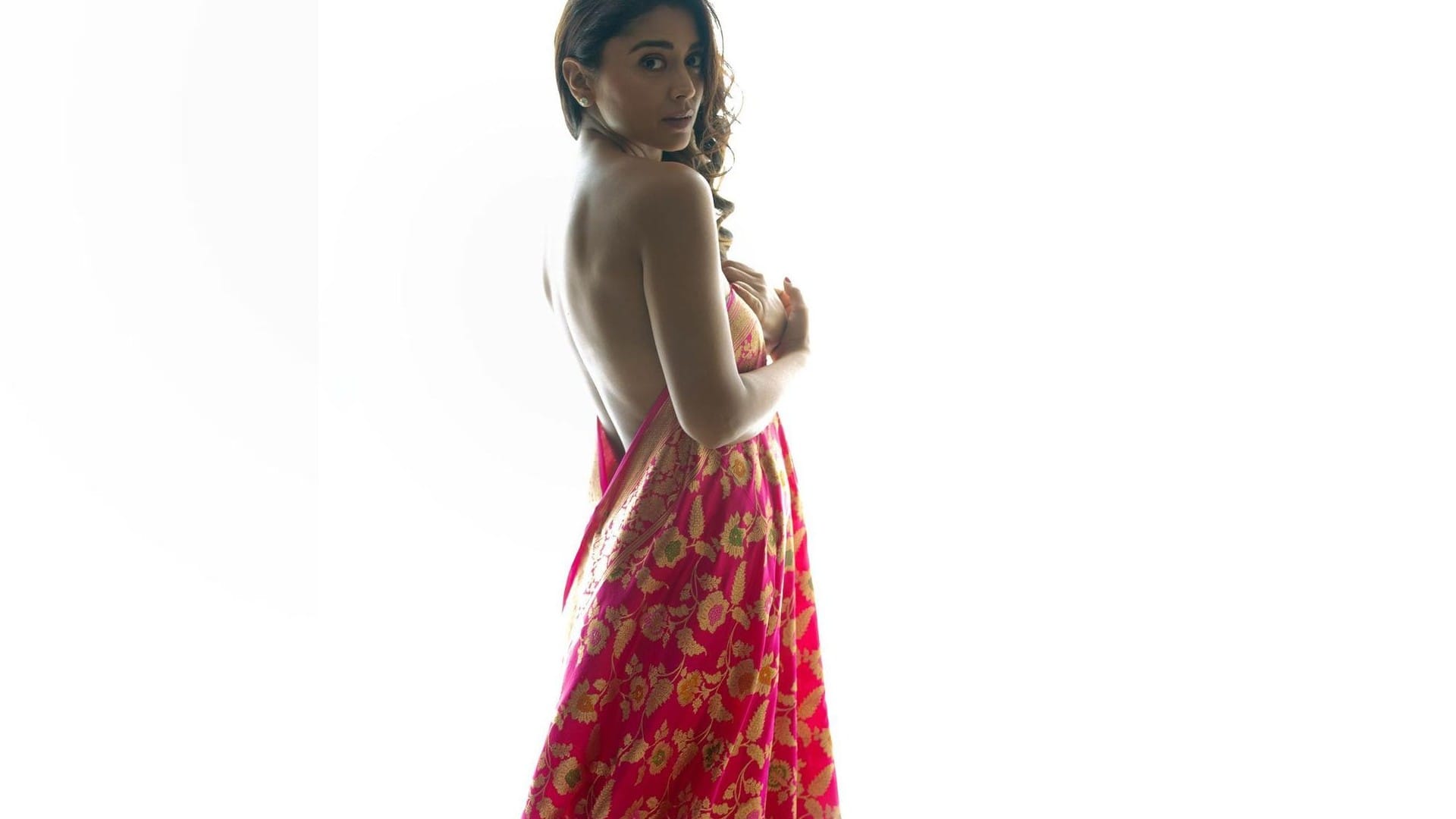 drishyam 2 actress shriya saran trolled for pose saree and flaunts bareback