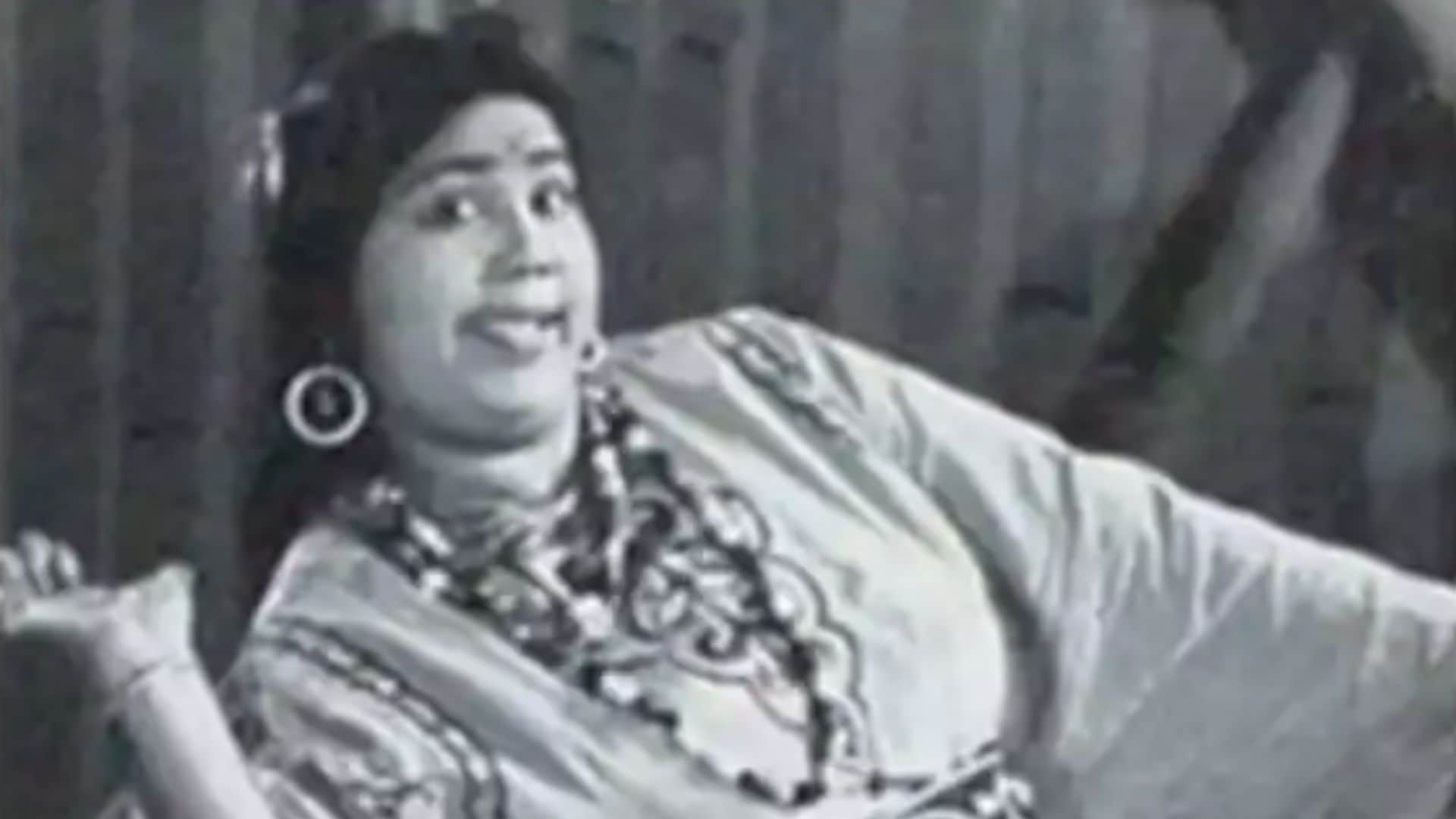 Tuntun death anniversary first female comedian of indian cinema married with pakistani Akhtar Abbas Kazi