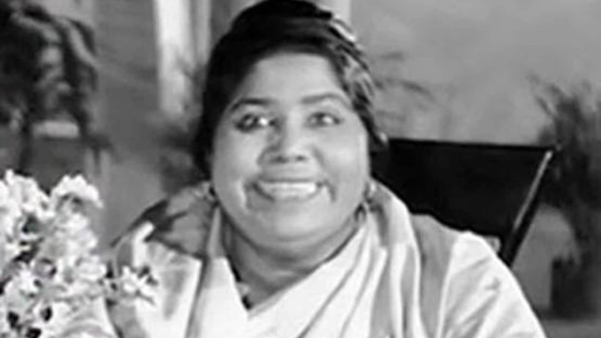 Tuntun death anniversary first female comedian of indian cinema married with pakistani Akhtar Abbas Kazi