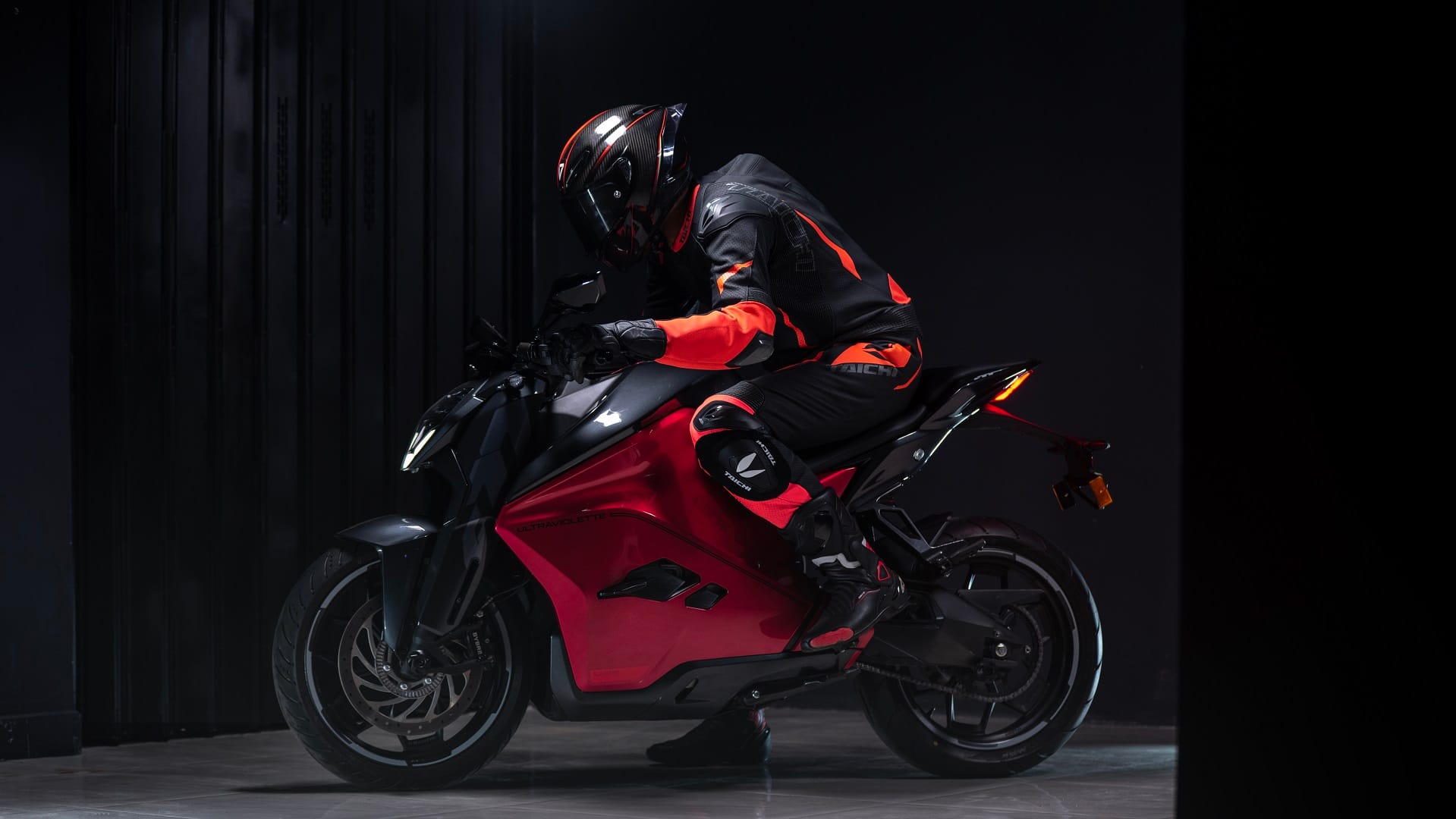 Ultraviolette F77 Electric Motorcycle Launched in India Know Price Range Features Specs News in Hindi