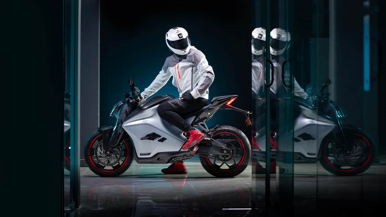Ultraviolette F77 Electric Motorcycle Launched in India Know Price Range Features Specs News in Hindi