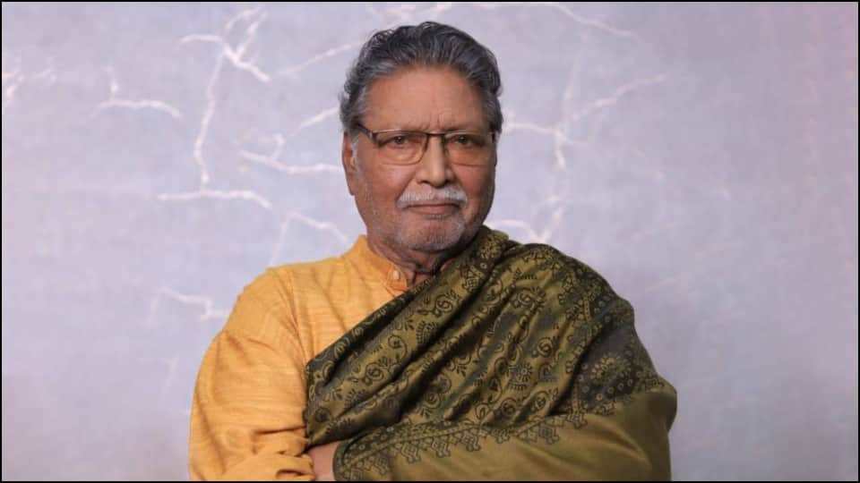 veteran actor vikram gokhale is alive his daughter said father is still critical condition