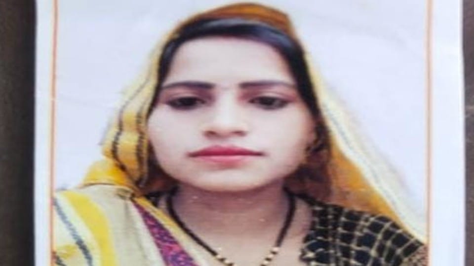 Pregnant woman died during treatment in private hospital relatives created ruckus in Agra