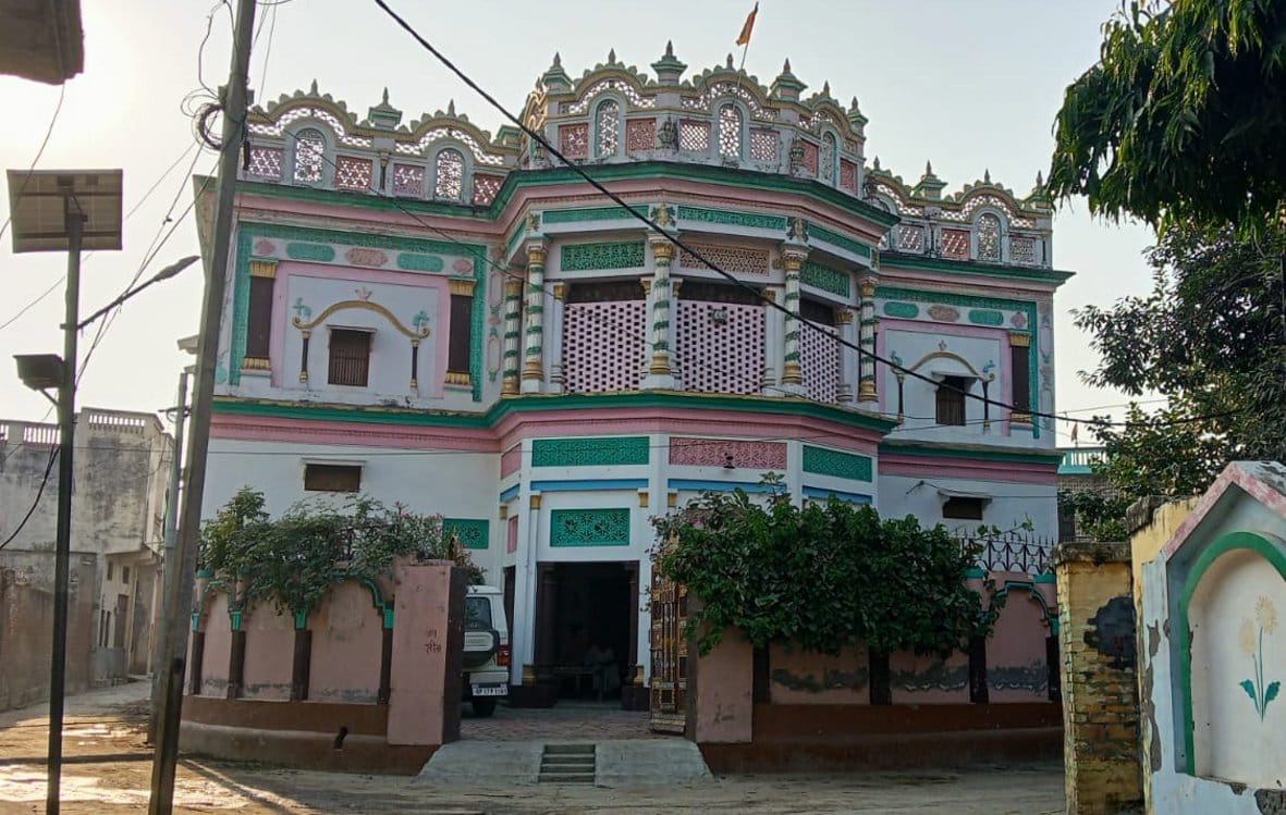 Bamnauli... where people are identified by the name of havelis