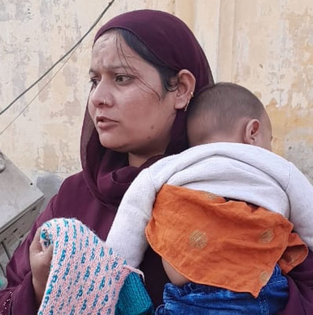 Rogue Jewelry removed from woman snatched bag and ran away in budaun