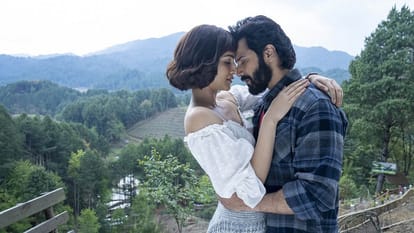 Bhediya movie review in hindi amar Ujala Amar Kaushik Varun Dhawan Kriti Sanon Deepak Dobriyal Abhishek Dinesh
