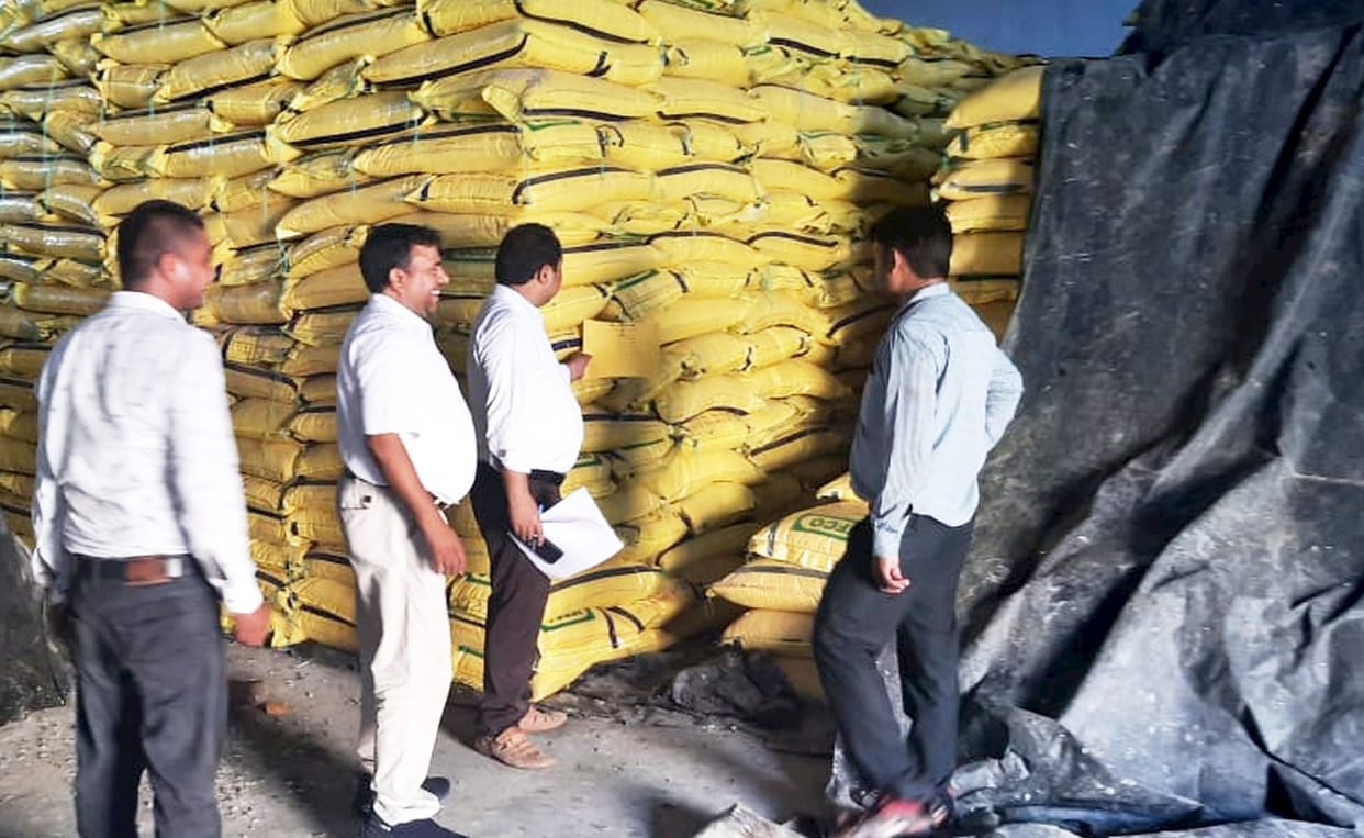 Raid on urea dap godown, two license suspended
