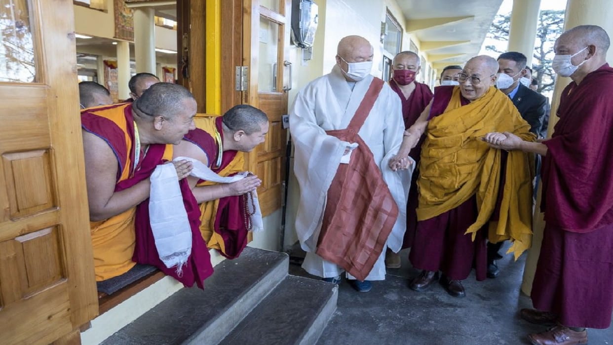 The Dalai Lama said that the global warming and increasing heat is a sign of the destruction of the earth