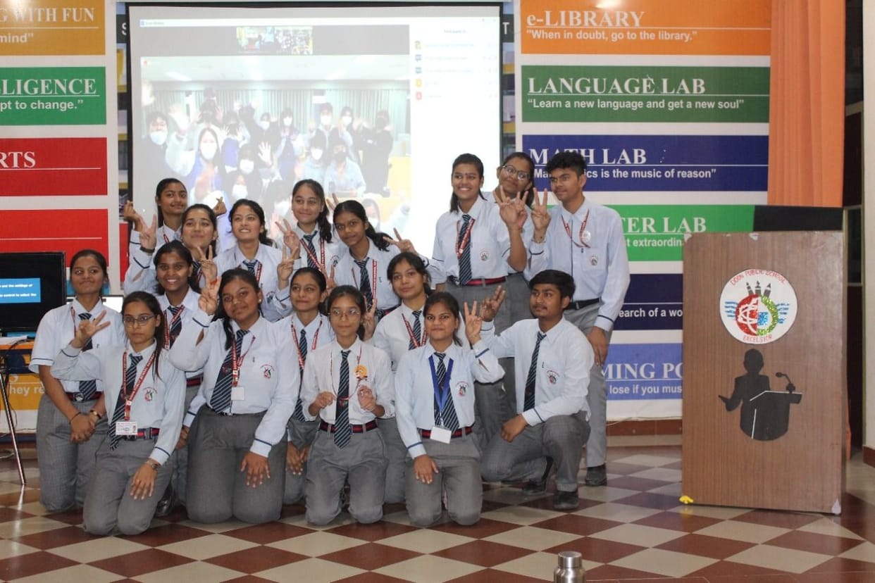 Hathras: Students of Doon did cultural exchange with girl students of two countries