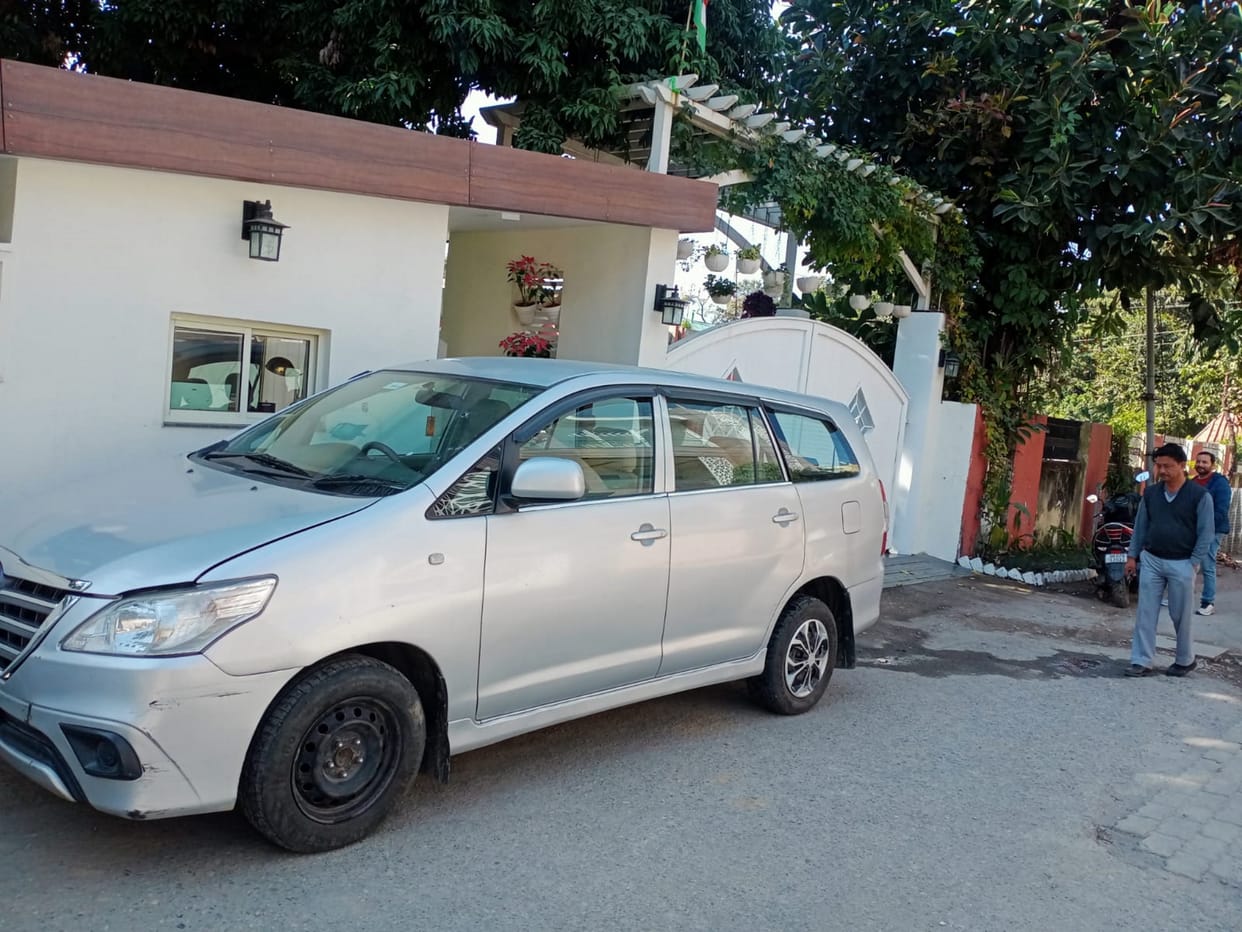 Beauty parlors raided on GST evasion for first time Tax Department Dehradun Rishikesh Mussoorie Uttarakhand