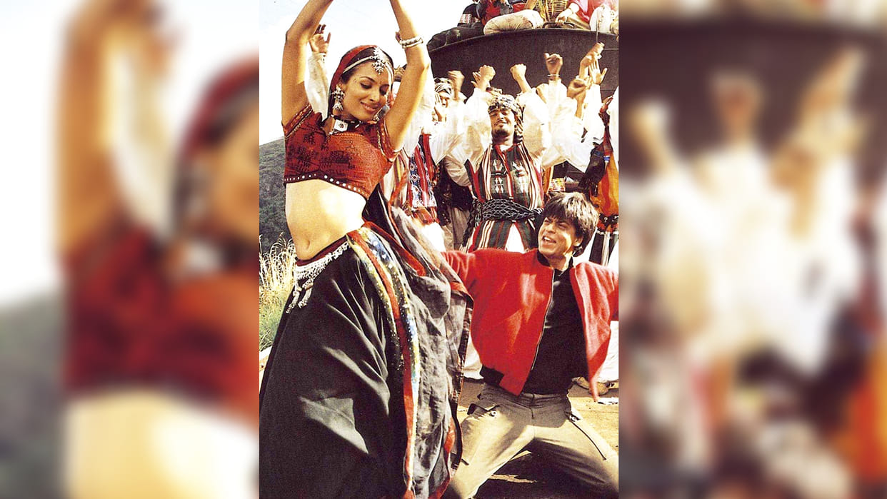 Shah Rukh Khan was worried about Malaika Arora that she might fly off train during Chaiyya Chaiyya shooting