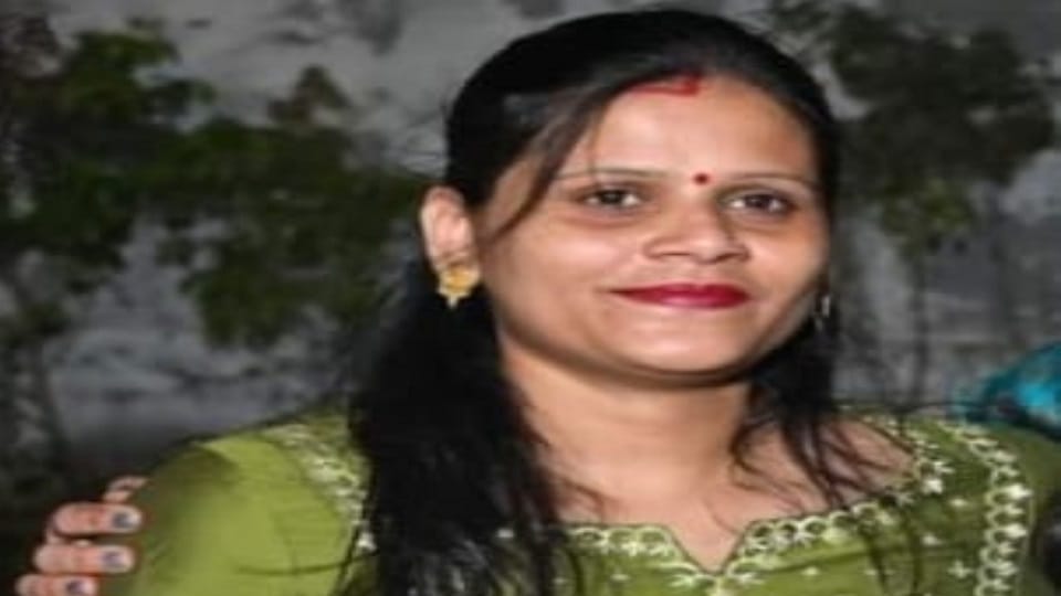 mystery of death of journalist Shweta Yadav is unsolved she died after falling from 16th floor