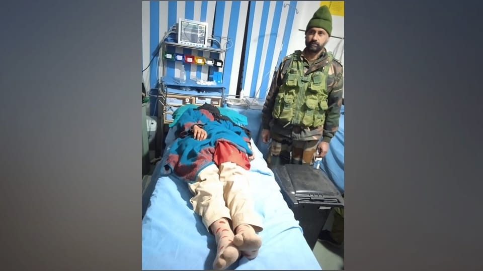 poonch Indian Army Medical team emergency evacuation of a pregnant woman near loc