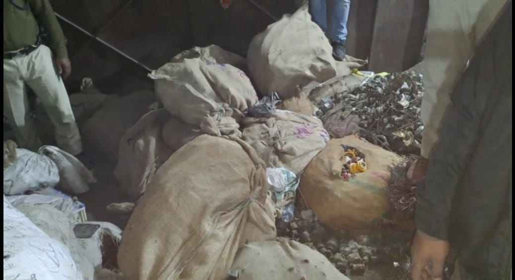 Rail engine scrap theft through tunnel : Stolen from Gadhara, caught after reaching Muzaffarpur from Barauni