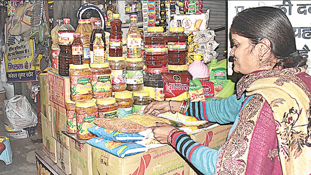 MEERUT: Flour costlier by Rs 8 per kg, pulses increased by Rs 20