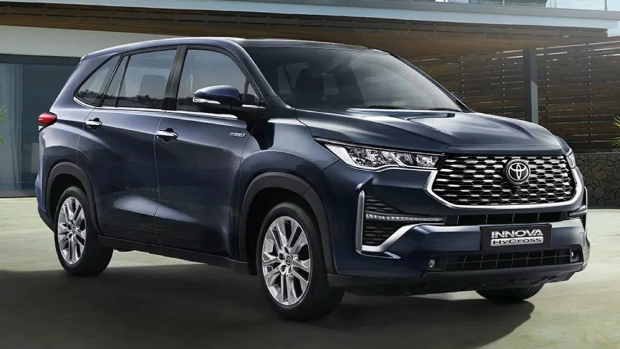 Toyota Kirloskar Motor temporarily halts booking of some variants of Innova Hycross