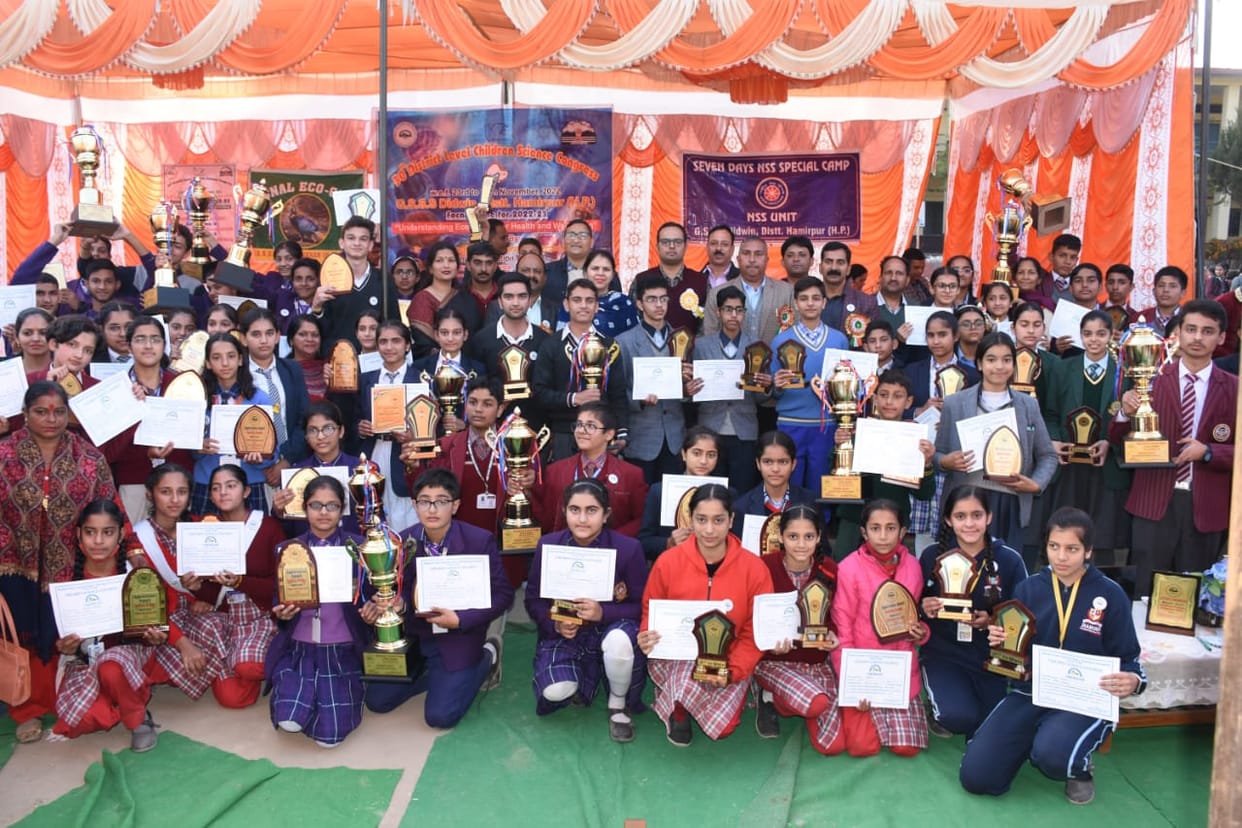 Akshat Saini first in science model competition