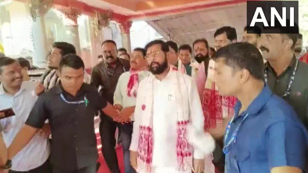 Maharashtra CM Eknath Shinde along with his MLAs offered prayers at Kamakhya Temple in Guwahati