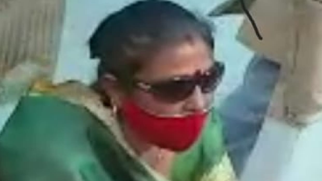 woman blew a necklace worth five lakhs in 20 seconds Gorakhpur