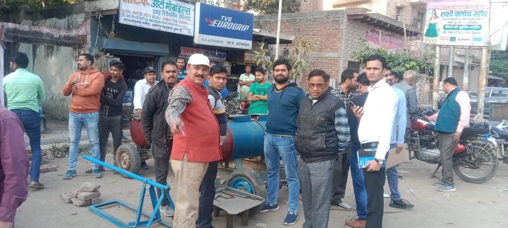 Hathras: Municipality team removed encroachments on the second day as well