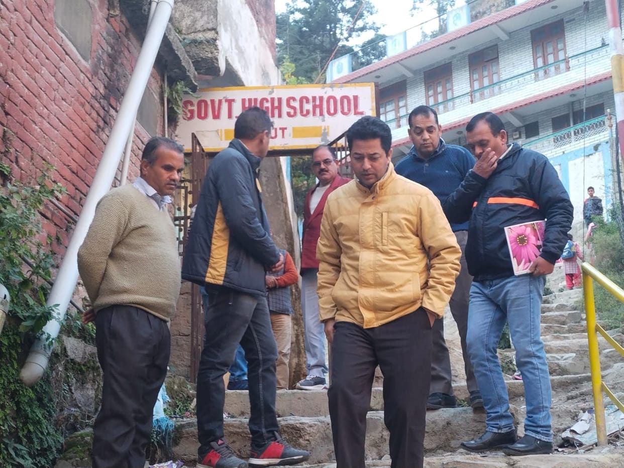 mandi news himachal news Temporary shed will be made for school classes aut school