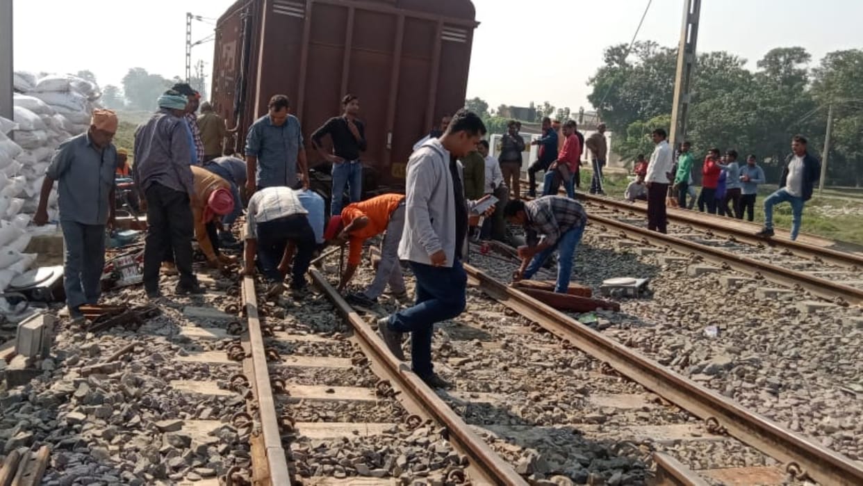 Train accident averted due to drivers prudence, 37 concrete sleepers on track were unlocked, 158 keys were als