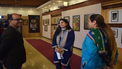National artist Deepa Soni three-day painting exhibition in Srinagar