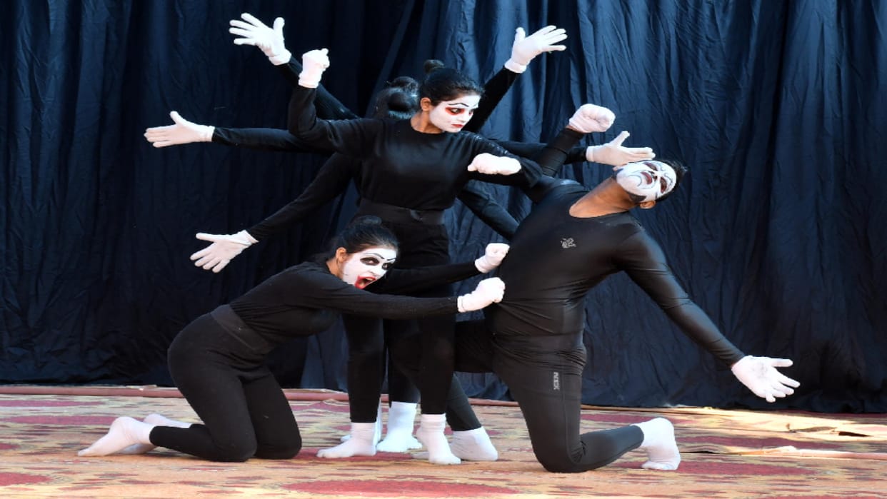 Youth Festival Day 3: Silent acting won the hearts of people in hamirpur