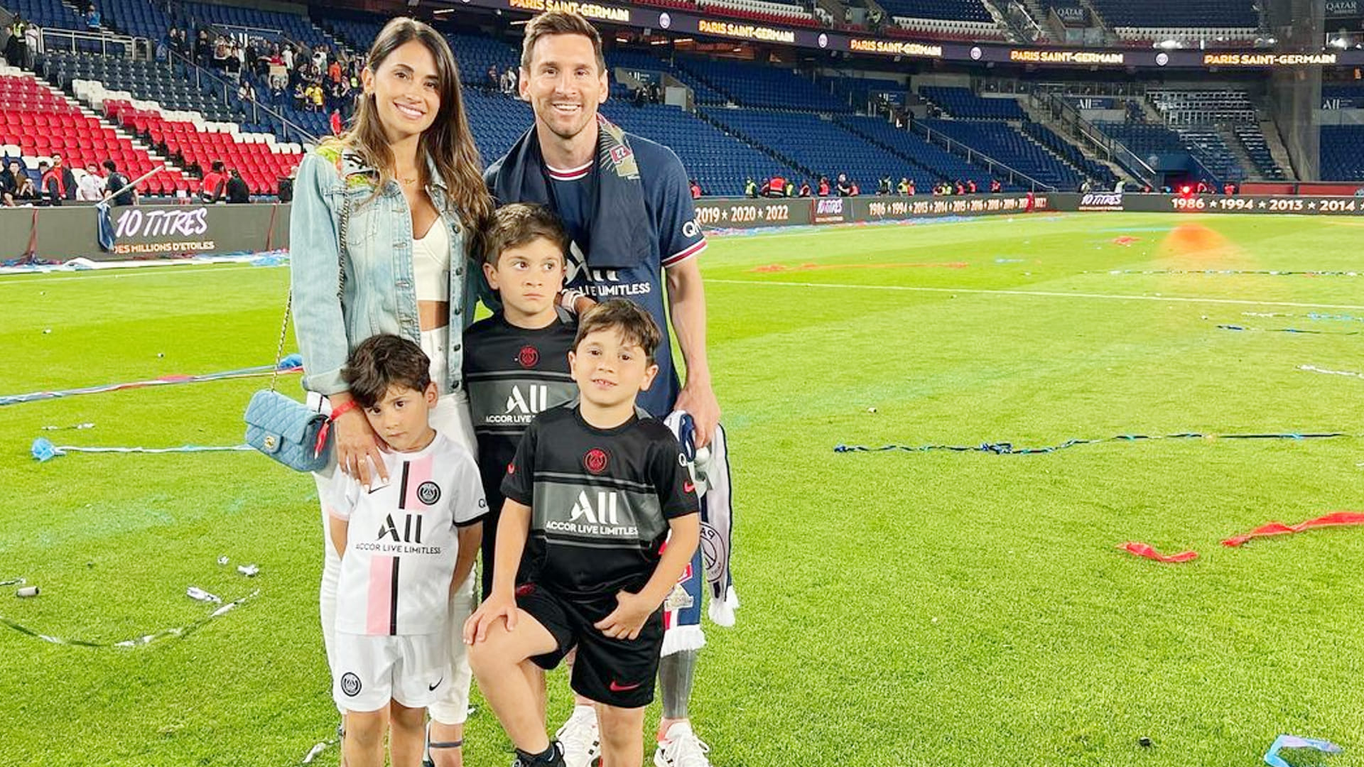 FIFA WC: Lionel Messi wife Antonela Roccuzzo and sons celebration after Argentina goal vs Mexico; Watch Video