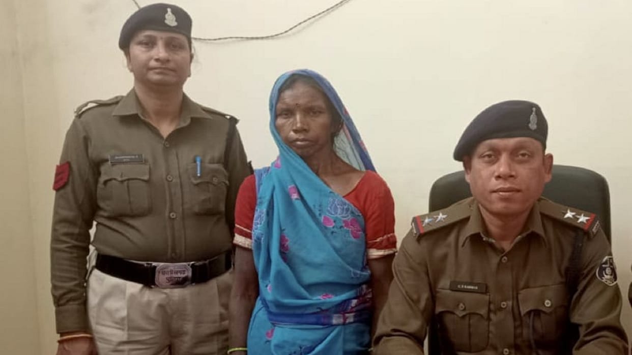 chhattisgarh wife along with minor son strangled her husband to death