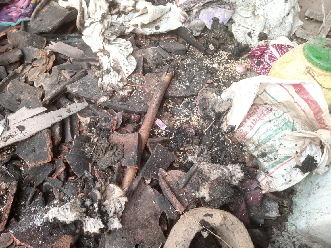 Banda: 20 thousand cash and household items burnt due to fire