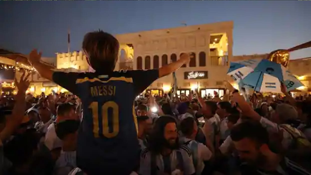 Fans at 2022 World Cup in Qatar at risk of 'camel flu' infection