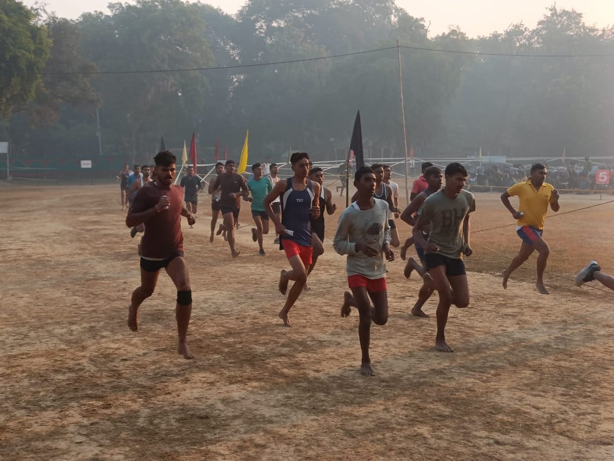 Agniveer Bharti Varanasi The youths of Azamgarh and Ghazipur ran