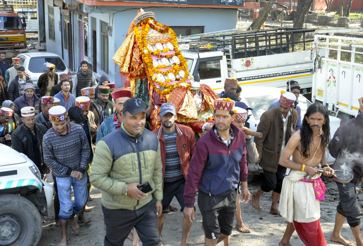 Devta Narayan took shaahee snaan after 15 years