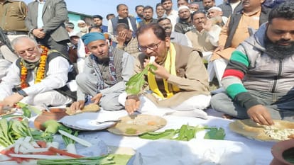 Mukhtar Abbas Naqvi addressed Khichdi Panchayat in Naugawan