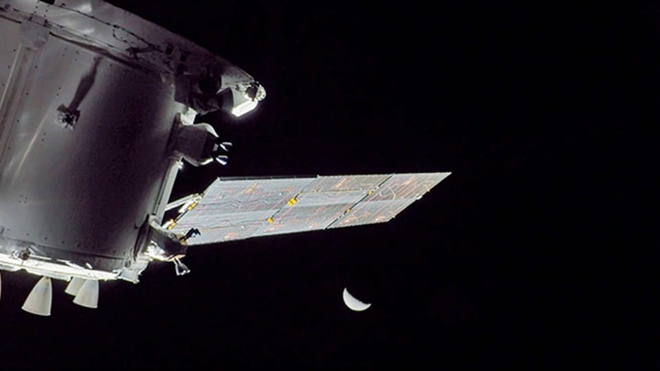 NASA Orion Spacecraft Successfully Enters Moon Orbit