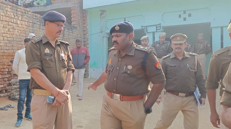 Three and a half month old boy stolen when his mother sleeping in kasganj