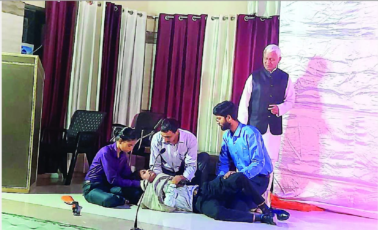 The play was shown in Hind Ke Sipahi