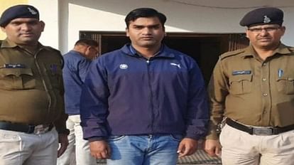 पुलिस की गिरफ्त में आरोपी