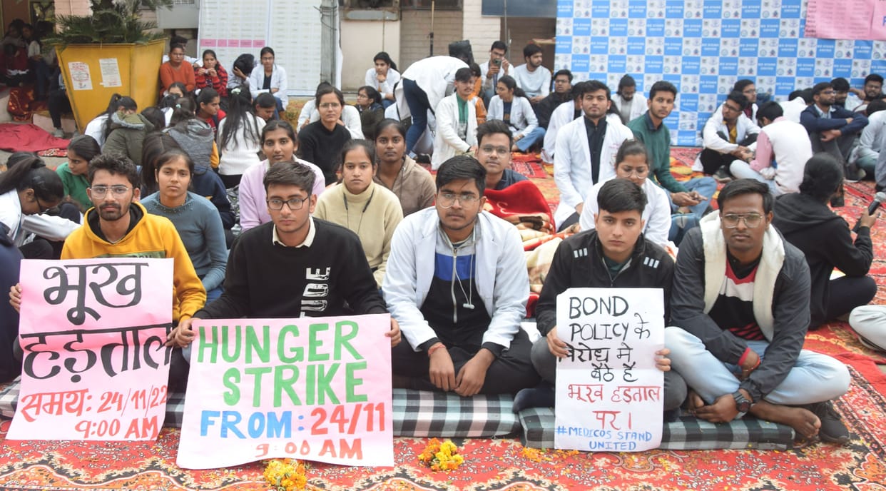 Hunger strike of MBBS students of PGI continues