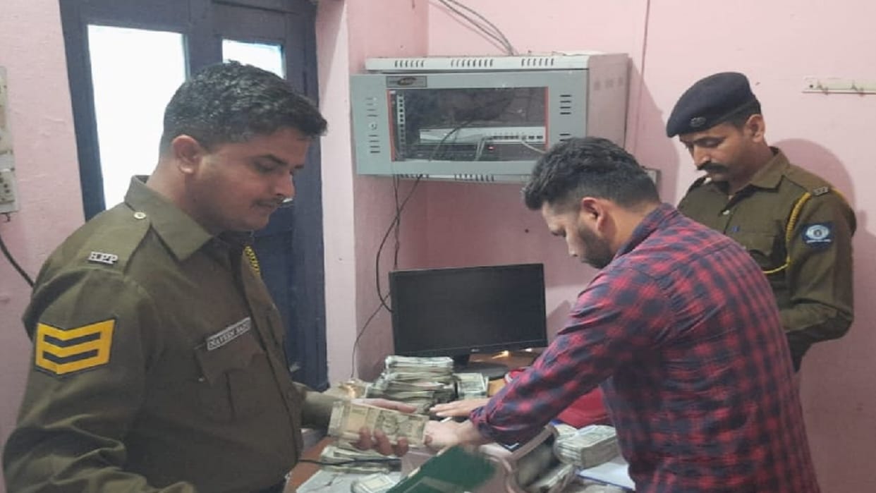 Cash worth Rs 30 lakh seized at Bahral barrier adjacent to Haryana border