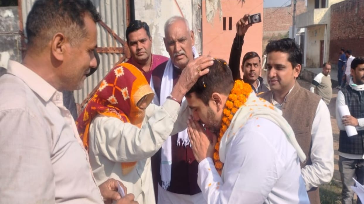 Khatauli By Poll: RLD President Jayant Singh distributed voter slips in Khatauli area