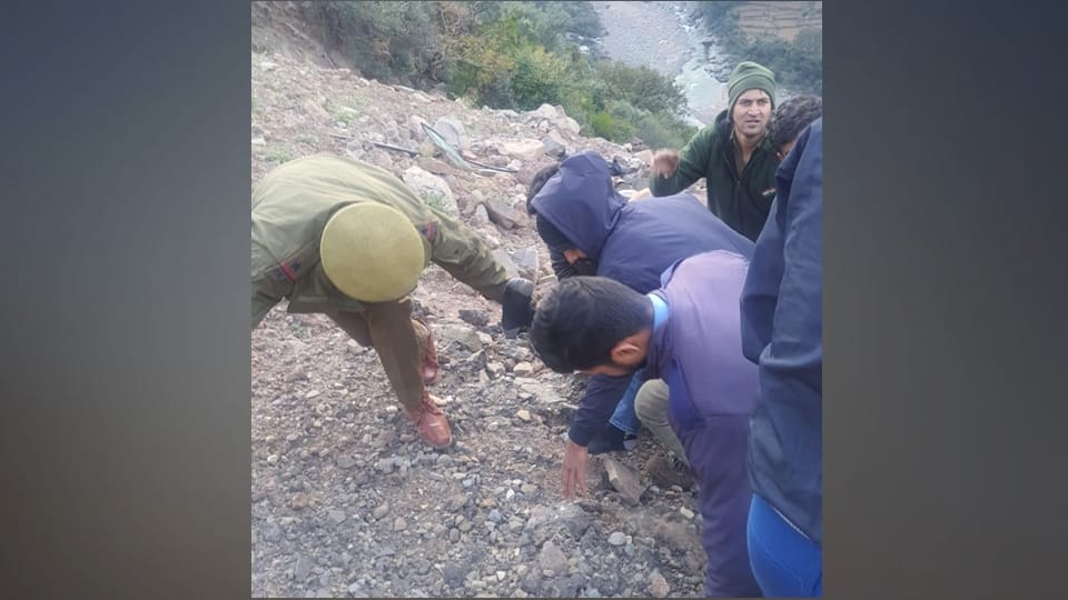 udhampur Chenani Accident: Vehicle fell into gorge four persons died