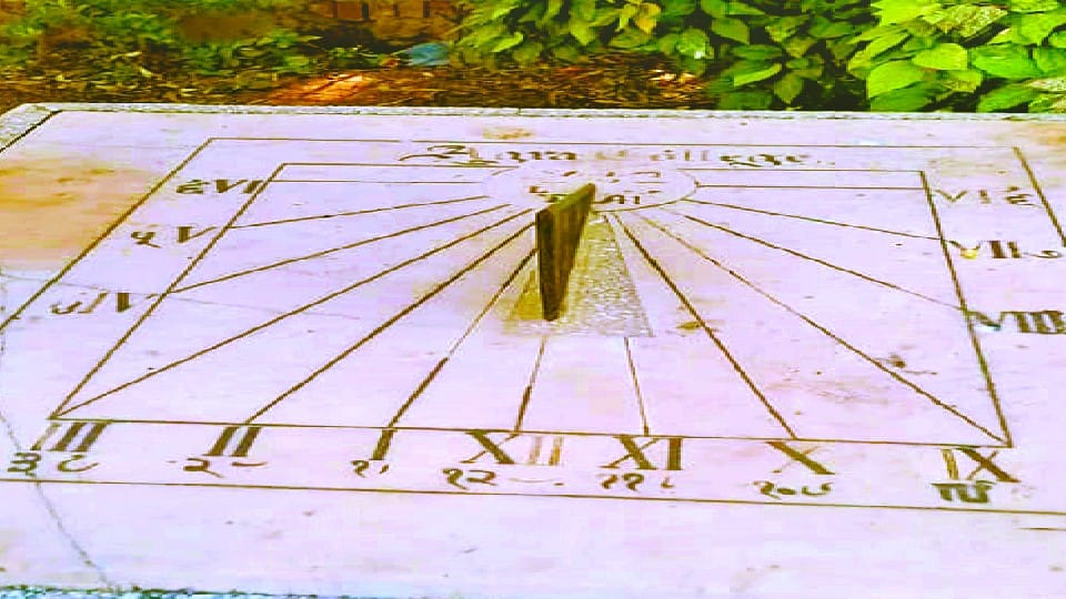 agra college stone clock history in Agra