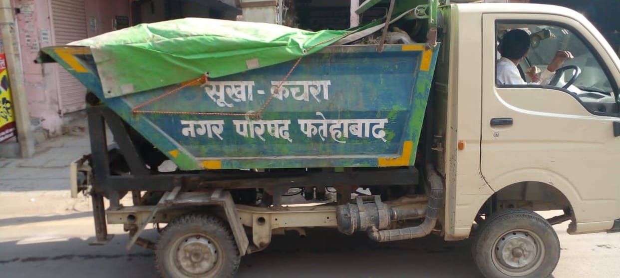 Garbage lifting vehicles will no longer be able to run in the city without covering them with tarpaulin