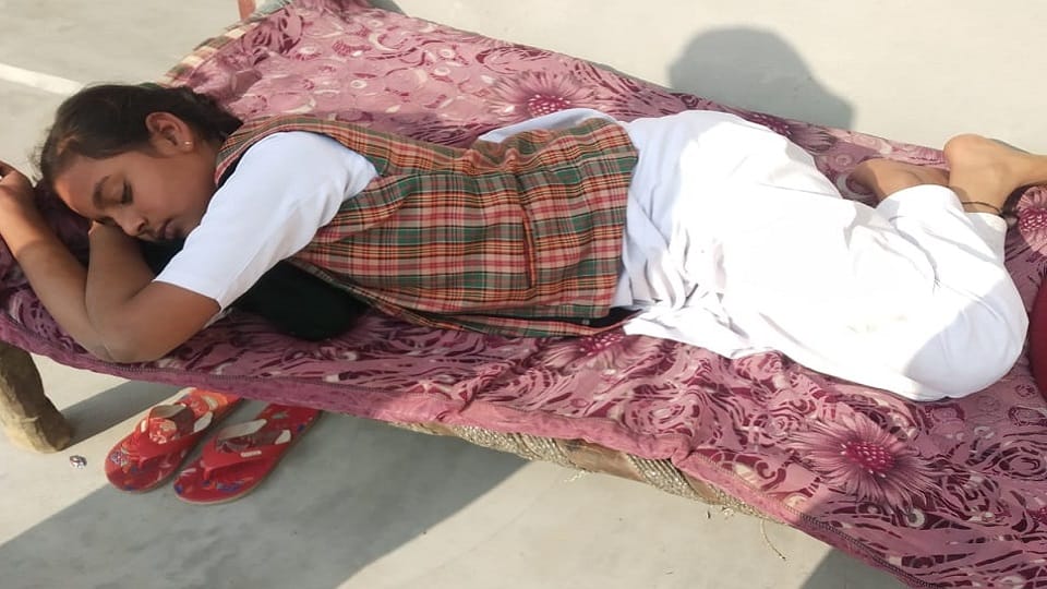 Hapur School bus full of children overturned in Babugarh