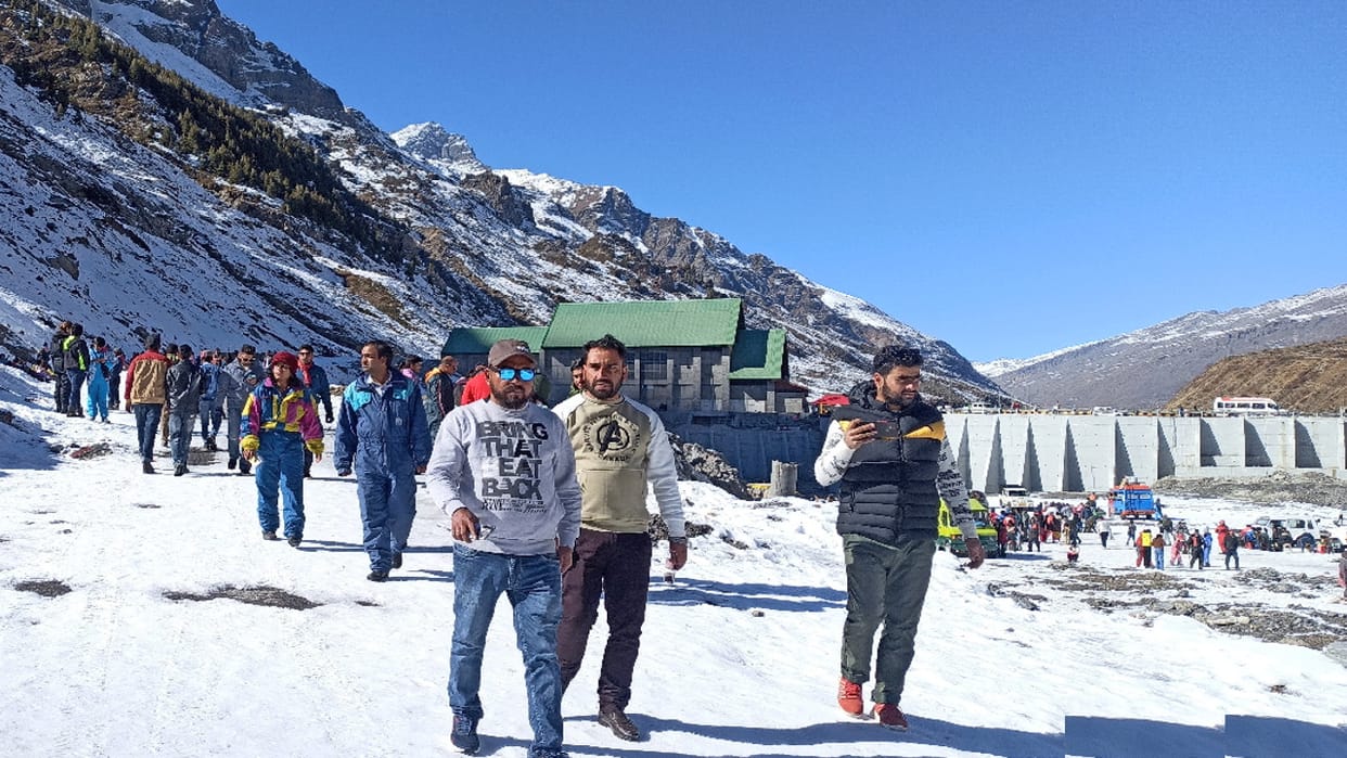Himachal Weather: Western Disturbance will be active in Himachal from 3rd december, chances of rain and snowfa