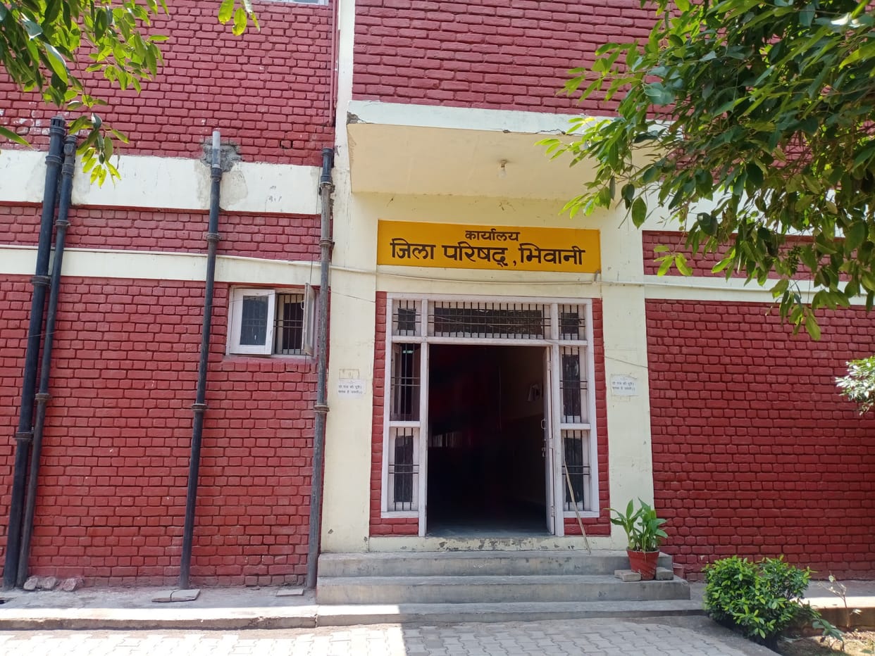 Read and write till tenth, but elected district councilor owns property worth crores