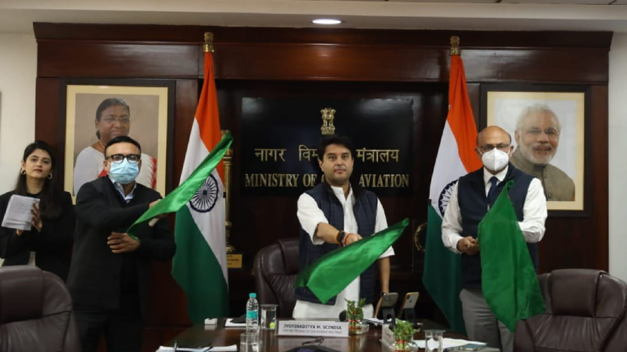 Itanagar: First flight was flagged off from Doni Polo Airport, Jyotiraditya Scindia was present