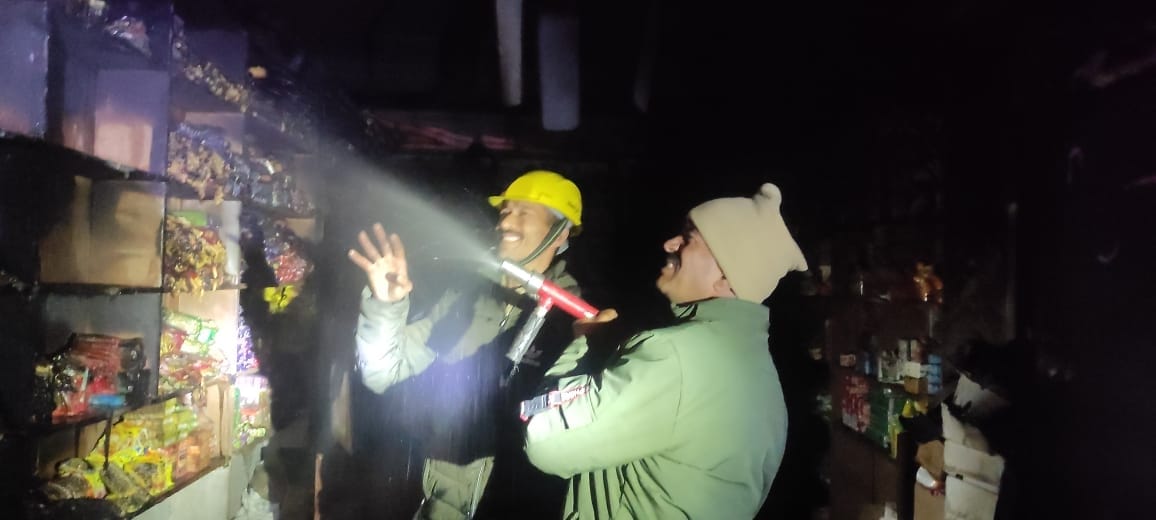 Fire broke out in three shops including grocery in Jari and Manahara